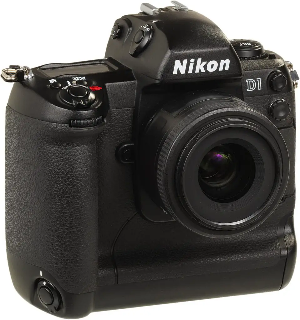 nikon n80 (2000)