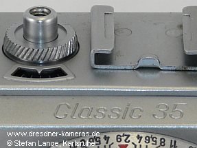 nach rechts geneigte Riffelung des Einstellrades f�r den Bildz�hler an einer Classic 35