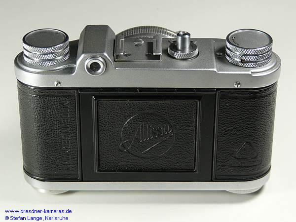 Altix IV (Frühe Exportausführung ohne Seriennummer mit kleinen Drehknöpfe sowie dem senkrechten Schriftzug "Made in Germany" auf dem Rückwandleder. Die Entfernungseinstellung der Optik ist nur mit feet graviert.) Altix IV (Frühe Exportausführung ohne Seriennummer mit kleinen Drehknöpfe sowie dem senkrechten Schriftzug "Made in Germany" auf dem Rückwandleder. Die Entfernungseinstellung der Optik ist nur mit feet graviert.)