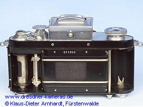 Kine Exakta with square focusing magnifier #611053