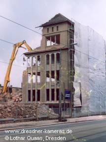 Demolition of the Ihagee building at Blasewitzer Str. 41/43 in 1995