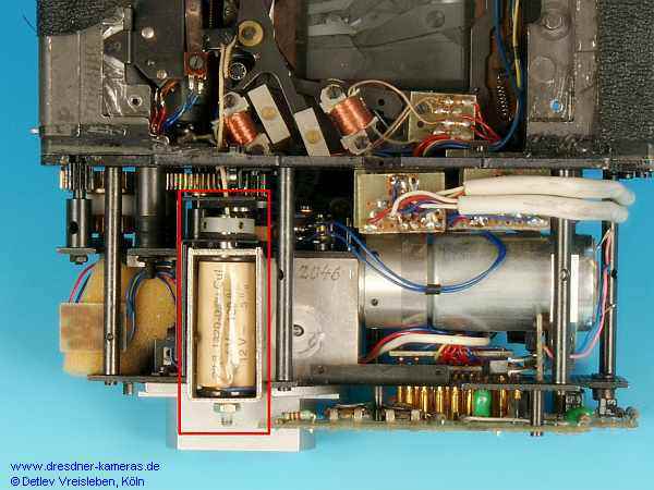 Trigger magnet for electrical triggering of the GSK