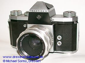 Praktica IV - the first model from 1959 with black prism housing and KW logo