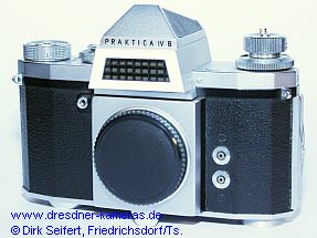 Praktica IV B - with uncoupled exposure meter and wide plastic exposure meter frame