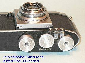 Praktica (1951) - Adapter for flash contacts on the camera base