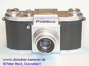 Praktica (1949) with Tessar 3.5/50 - first model with molded-on carrying loops