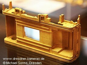 Holzmodell des Praktica-L-Geh�uses (Pentacon)