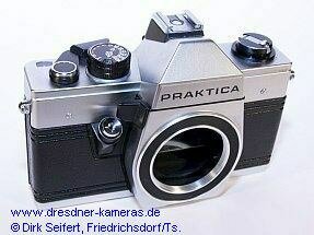 Praktica mit Blanko-Deckkappe f�r Gro�britannien