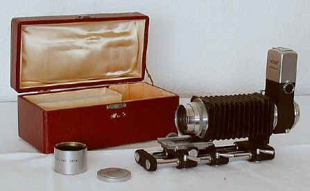 Supreme_outfit.jpg (35733 bytes)