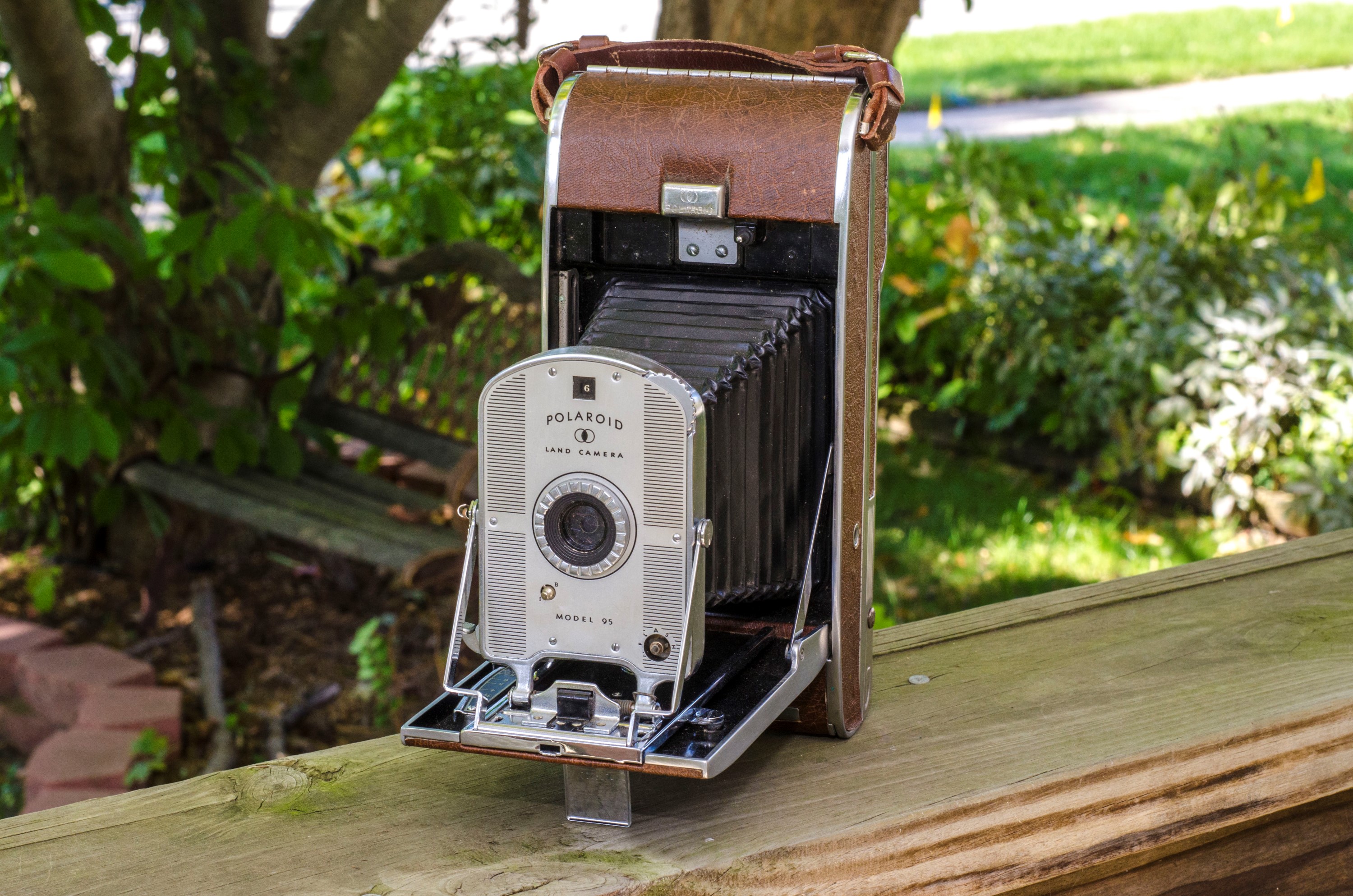 the first polaroid camera 1948