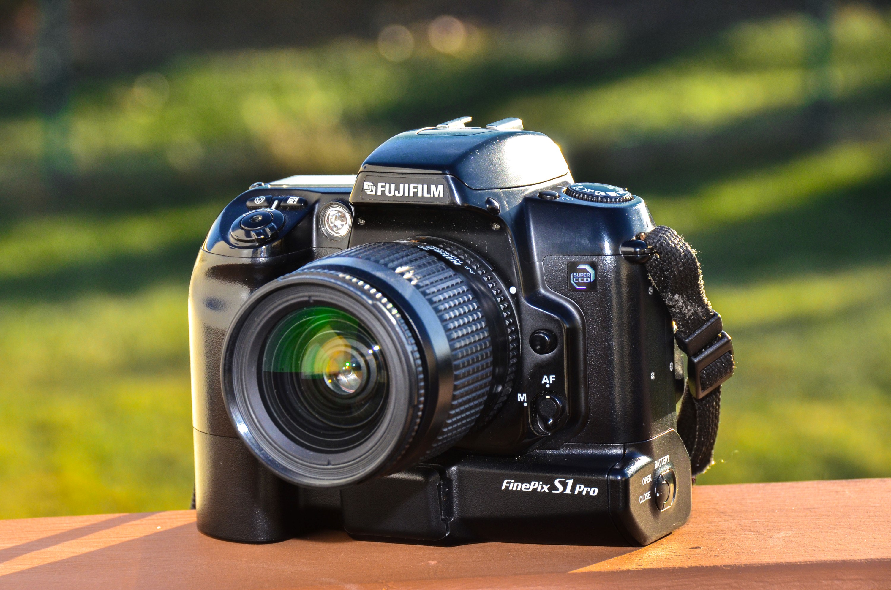 Fujifilm FinePix S1 Pro - mike com