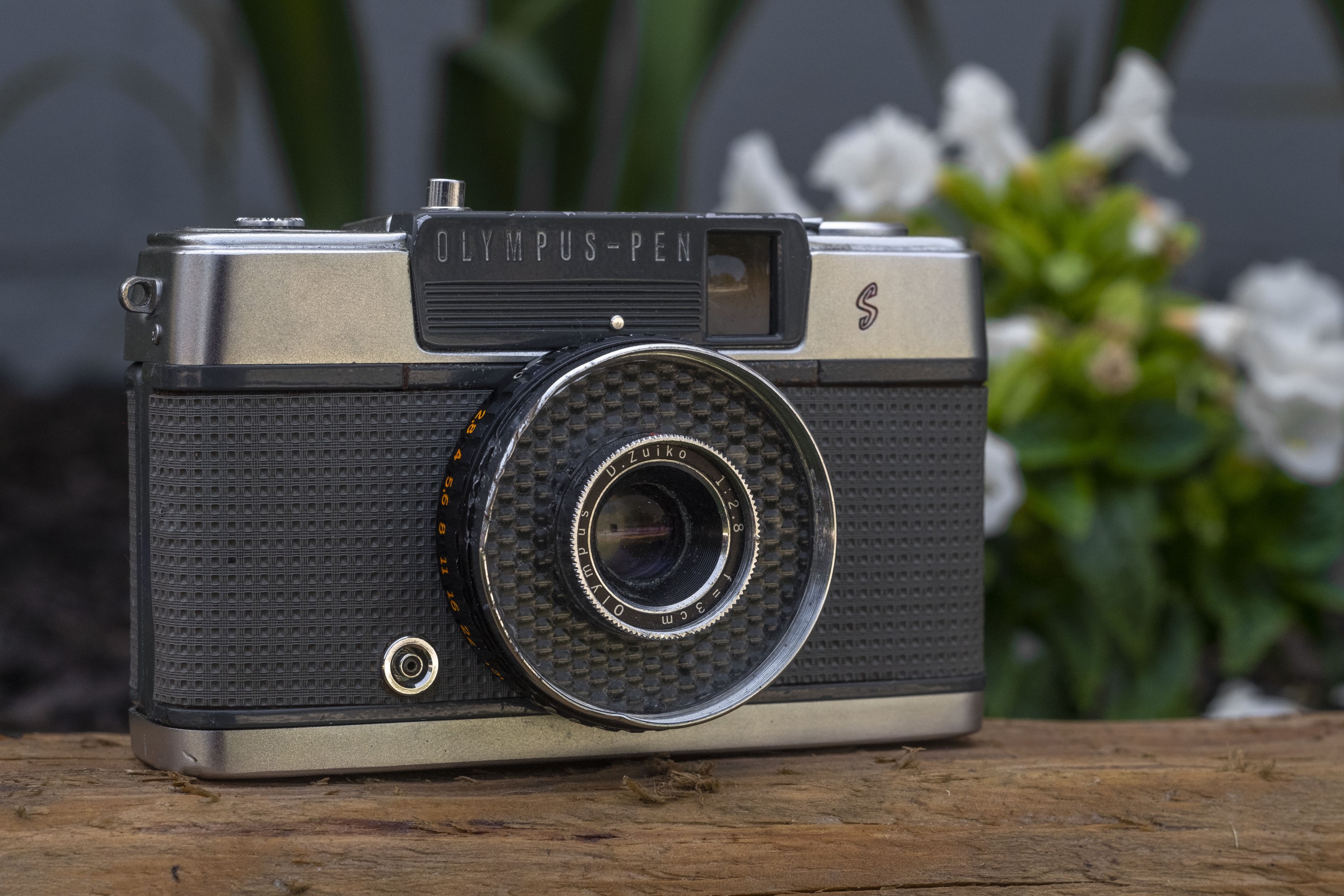 Olympus Pen EE-S (1962) - mike eckman dot com